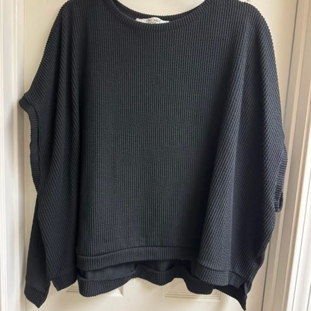 Three Bird Nest Black Waffle Knit Short Sleeve Top